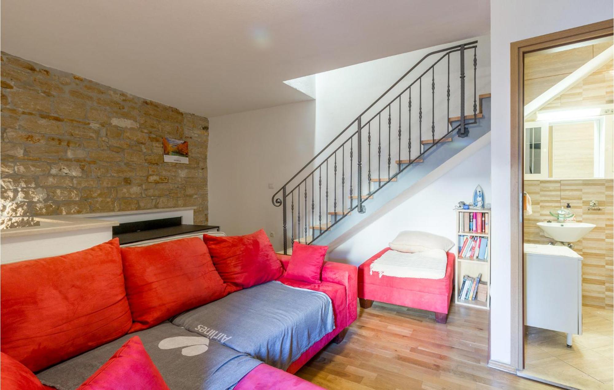 2 Bedroom Stunning Home In Bale Exterior photo