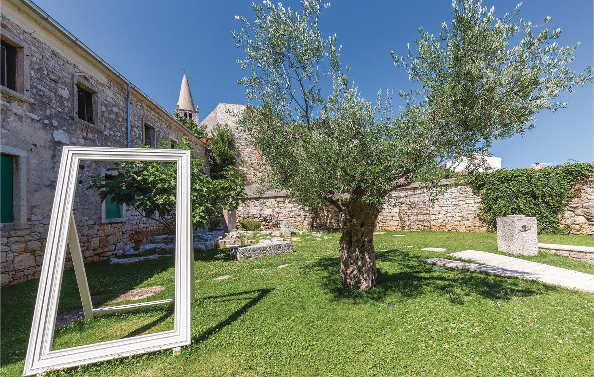 2 Bedroom Stunning Home In Bale Exterior photo